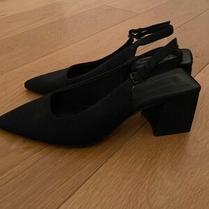 Perfect kitten block heels for the office or street style!